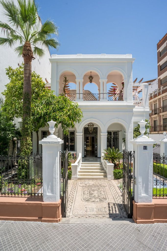 Entrada de La Casa de Manolete Bistró