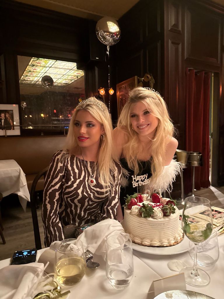 Ashleigh y Bracie, en su 21.º cumpleaños