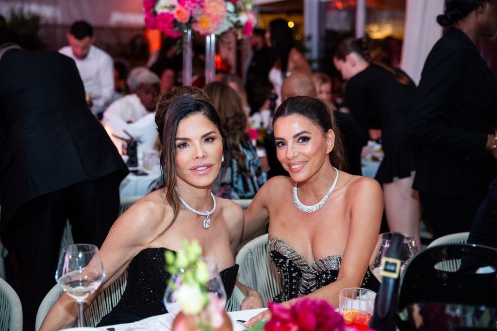  Lauren Sánchez fue galardonada con el premio Women Empowerment en la gala Global Gift, presidida por Eva Longoria.