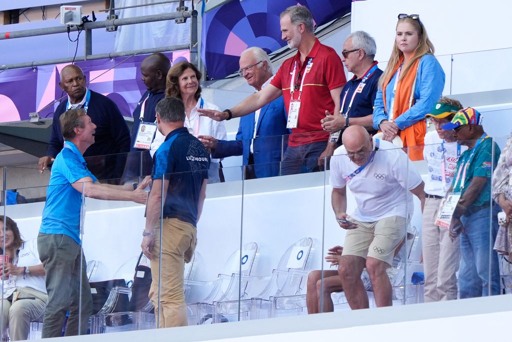 El Rey Felipe VI junto a Henri (Duque de Luxemburgo), Reina Silvia de Suecia, Rey Carl XVI y la princesa de Países Bajos Amalia en los Juegos Olímpicos París 2024 