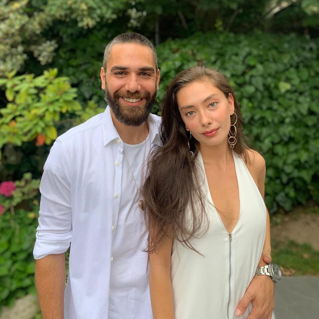 Neslihan Atagul y su esposo