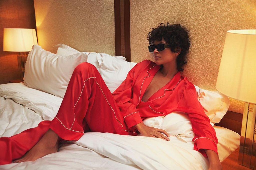 chica en pijama love stories