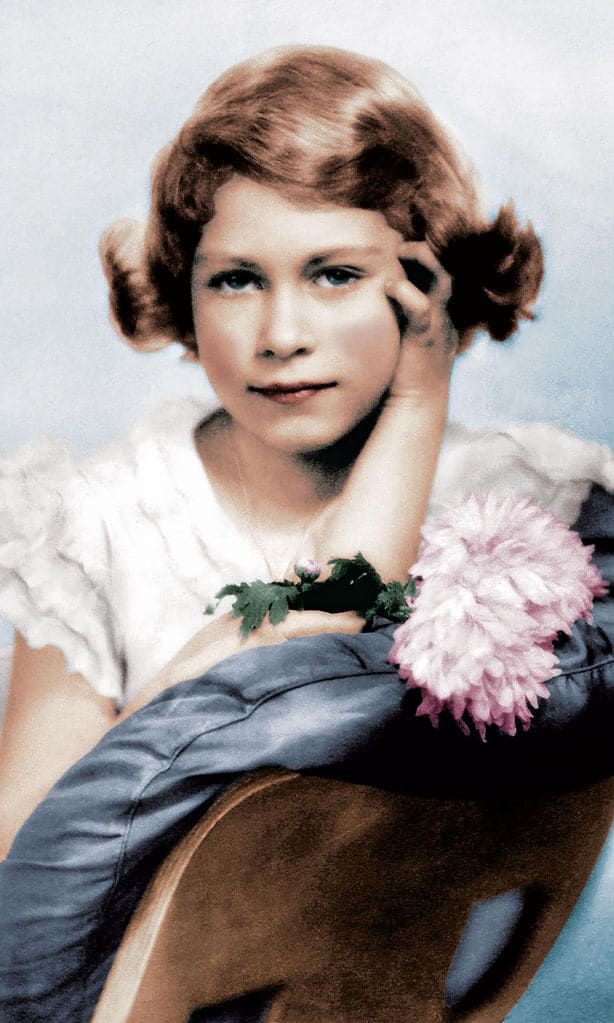Isabel II HOLA PLUS