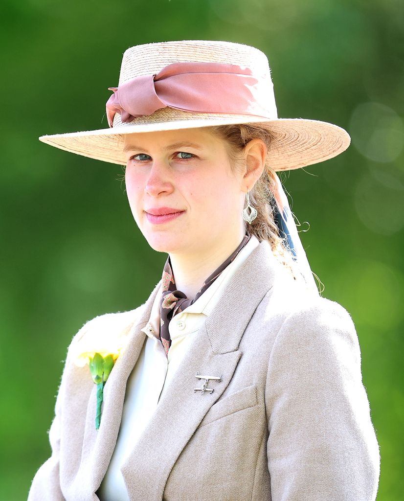 Louise Mountbatten-Windsor es nieta de la fallecida reina Isabel II y es la primera royal en llevar el apellido compuesto.