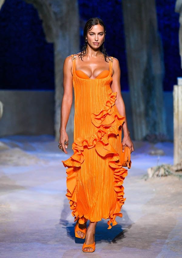 versace-irina-shayk-g3