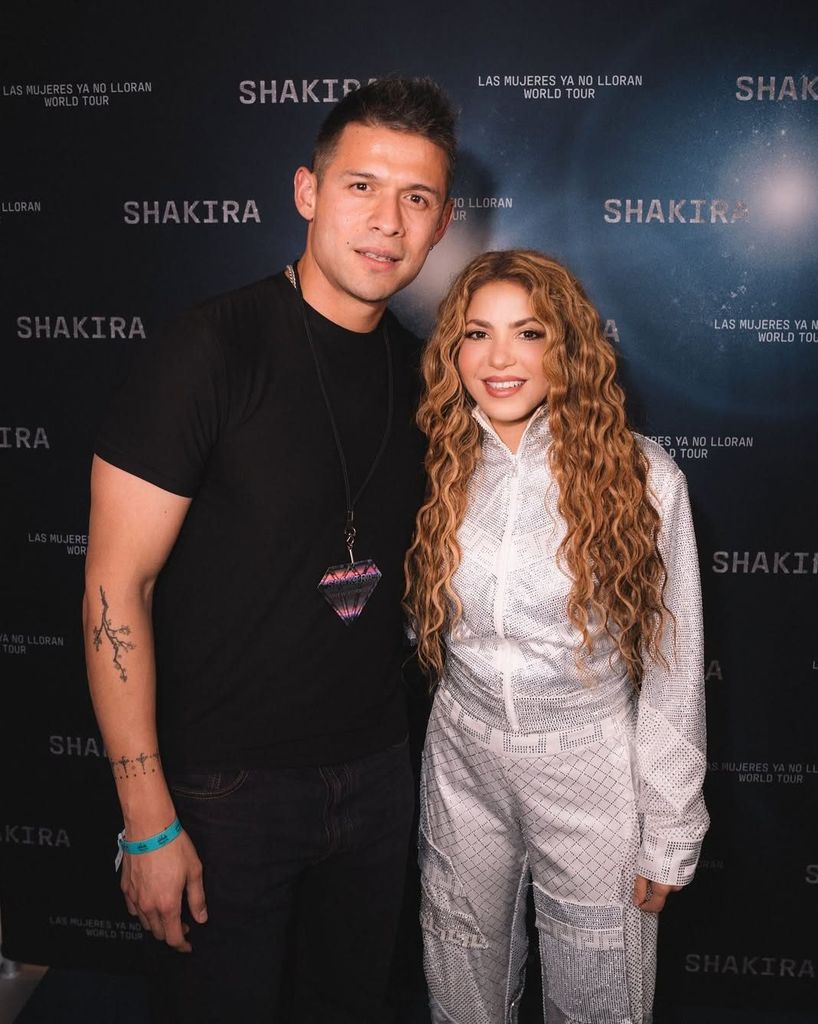 Shakira con el actor David Castañeda