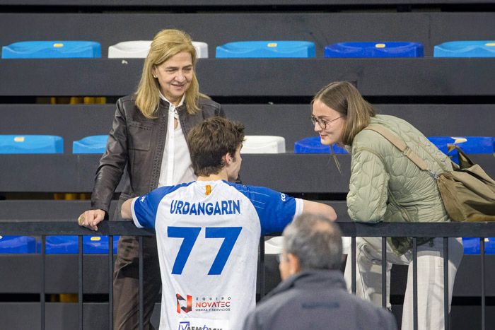 La infanta Cristina y Johanna Zott animando a Pablo Urdangarin