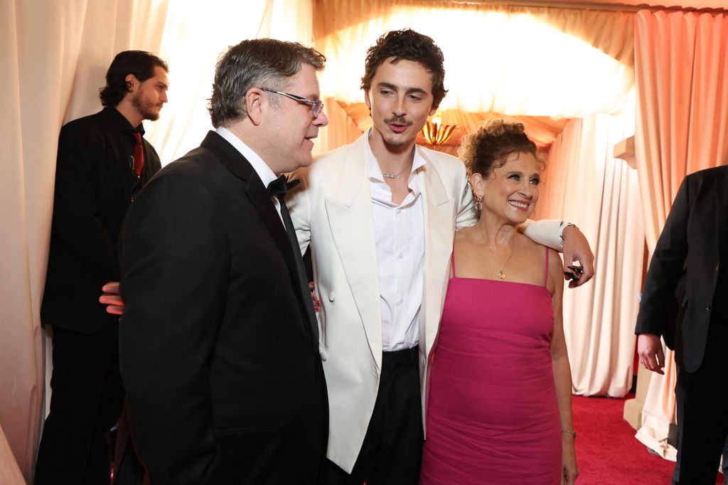 Timothée Chalamet con su madre, Nicole Flender, en los SAG Awards 2026