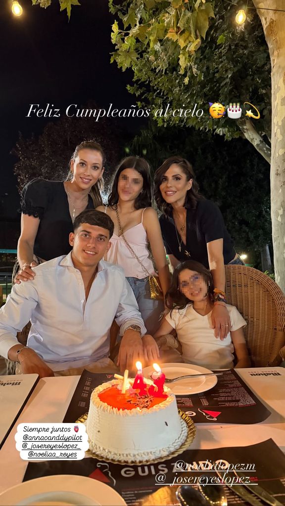 La viuda y la exmujer de José Antonio Reyes, reunidas con sus hijos en el día que el jugador habría cumplido 43 años