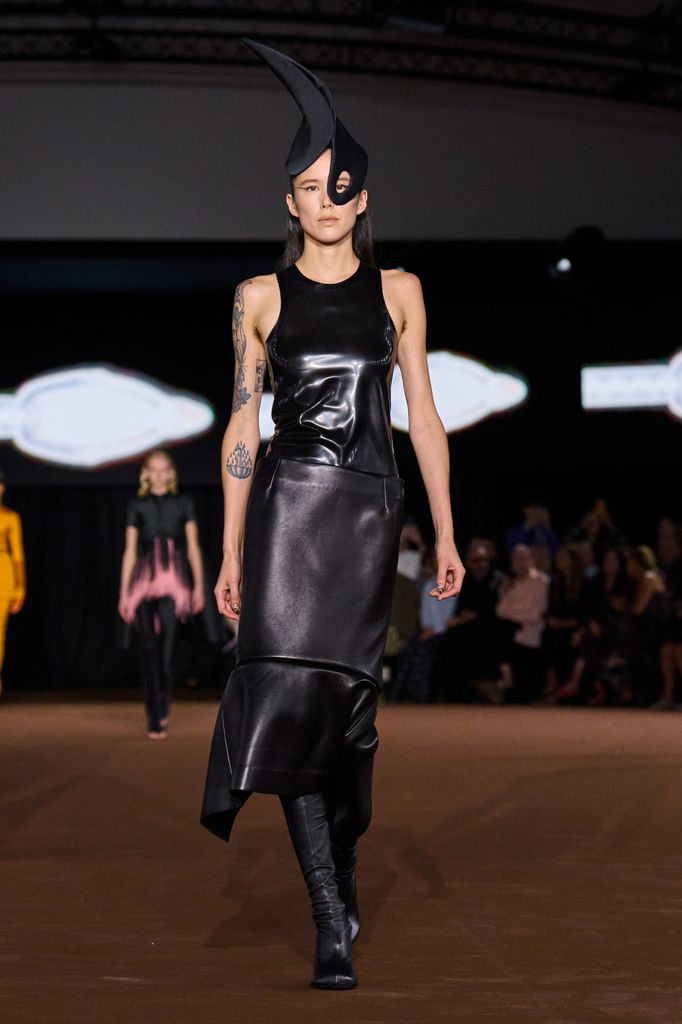 Paris Fashion Week: desfile de Mugler (Primavera/Verano 2027)