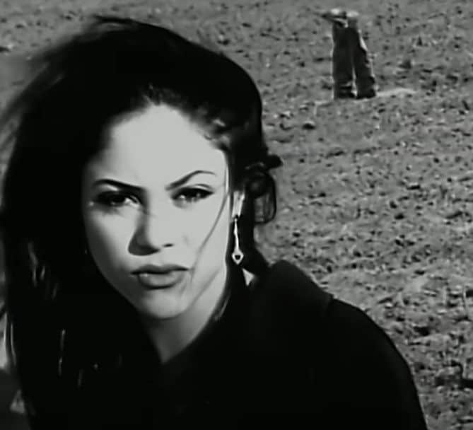Shakira en 'Pies descalzos', 1995