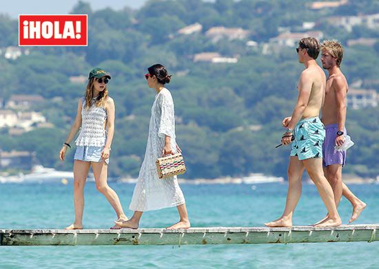 Alessandra de Osma con su marido, Alejandra de Hannover y su novio