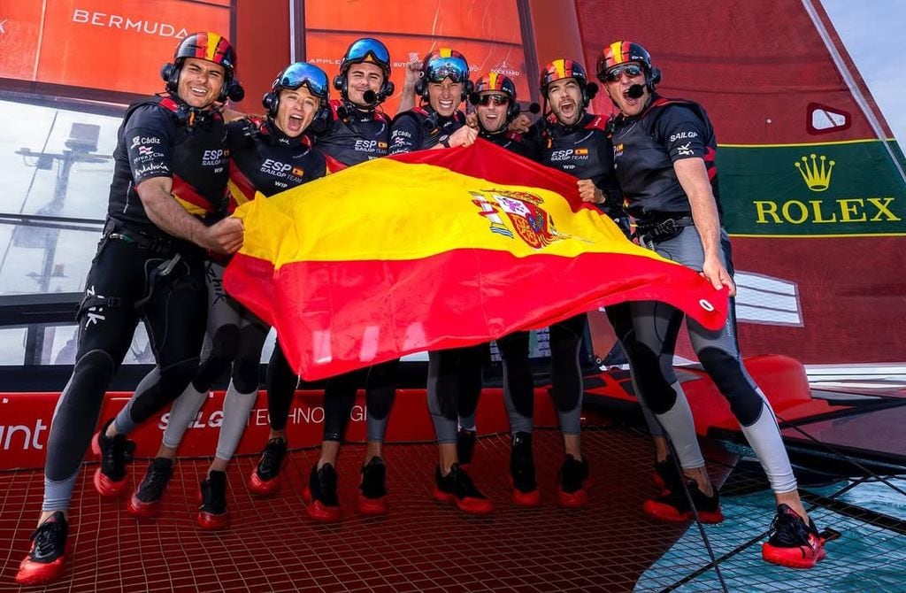 El equipo español de SailGP, liderado por Diego Botín y con Nicole van der Velden