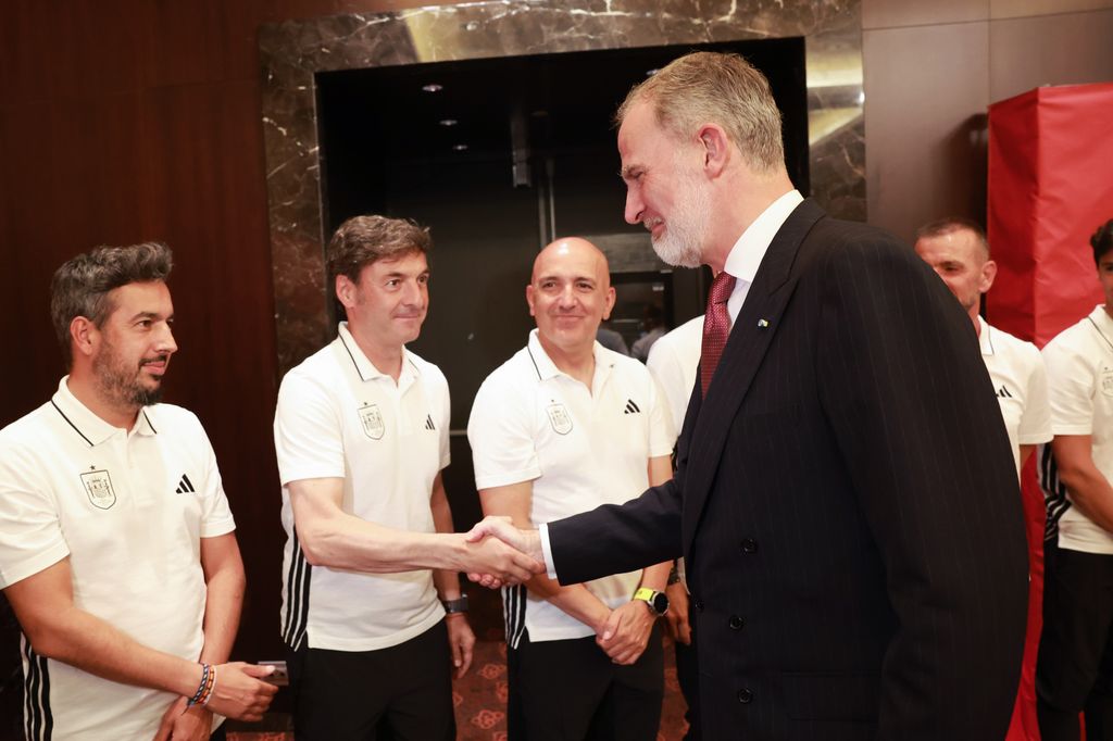 EL REY FELIPE VI JUNTO A LA SELECCIÓN DE ESPAÑA DE FÚTBOL SUB 21 EN ESLOVAQUIA