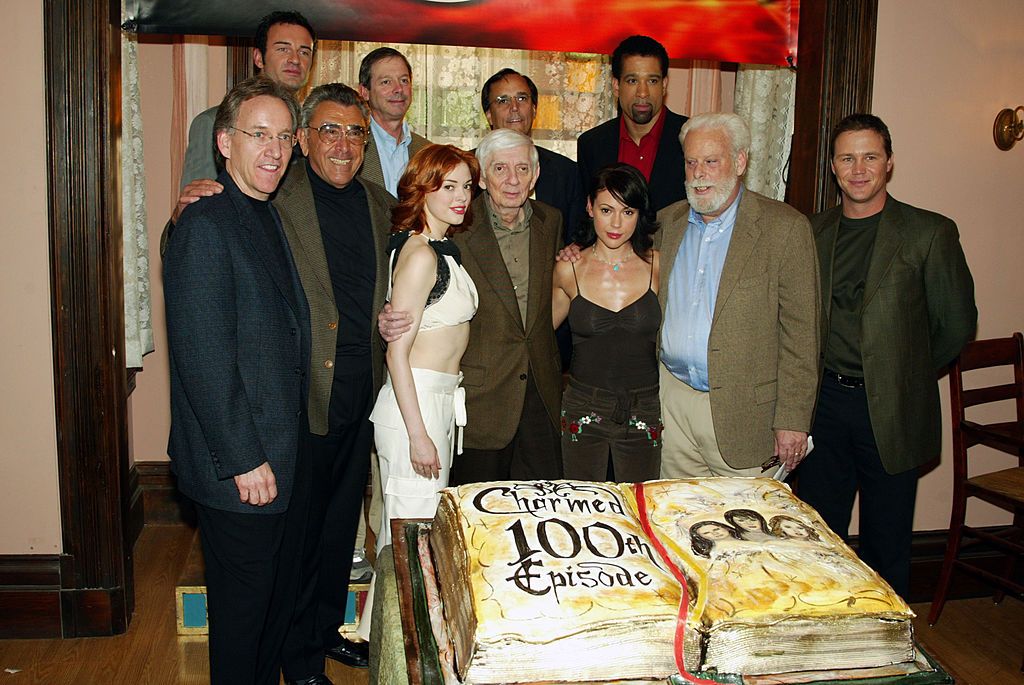Celebración del elenco de los 100 episodios de 'Embrujadas'