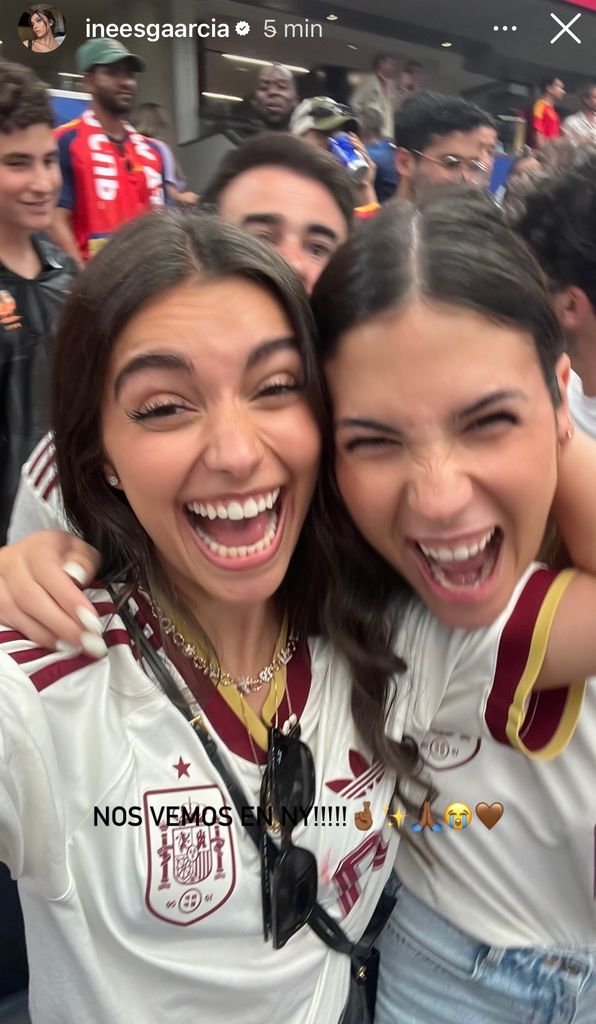 Emocionada, Inés García celebró al máximo la clasificación de Lamine y la selección de España a la final.