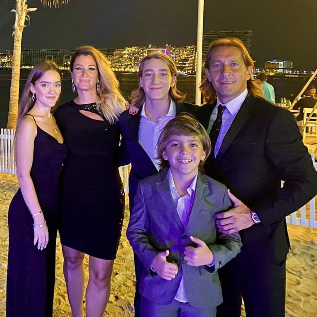 HOLA 4002 MALU SALGADO