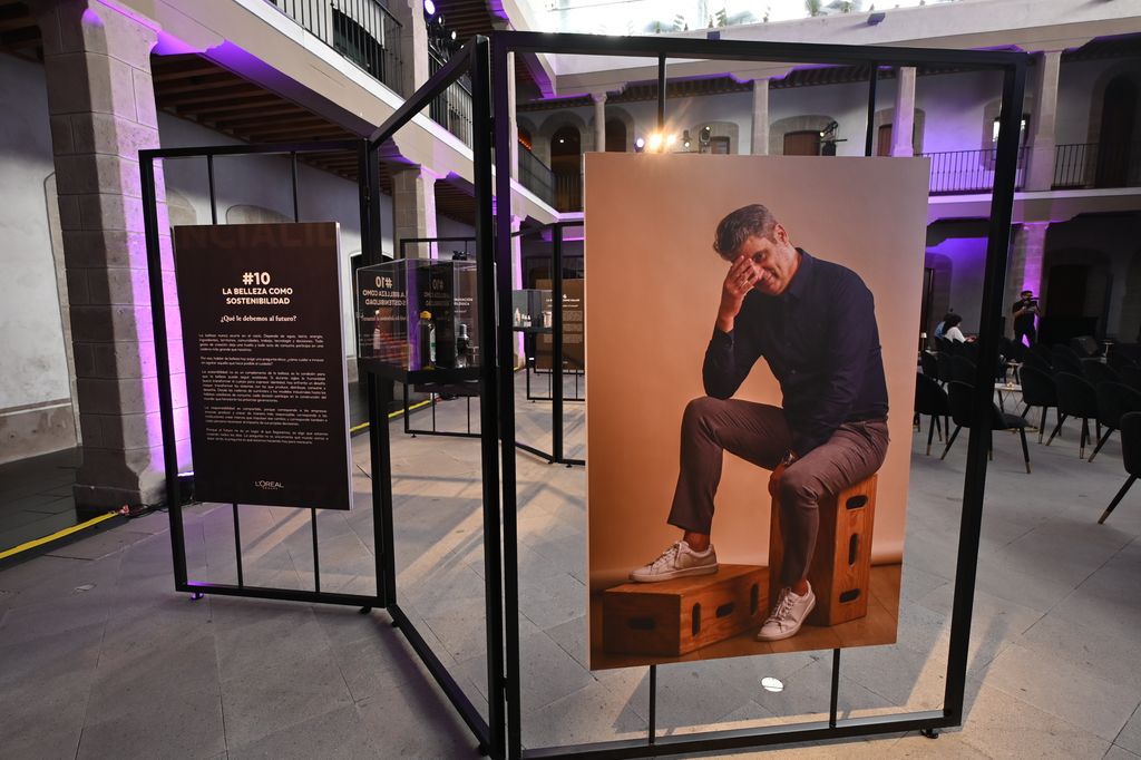 La muestra fotográfica de 10 retratos se exhibió en el Museo Kaluz el día de la reunión.