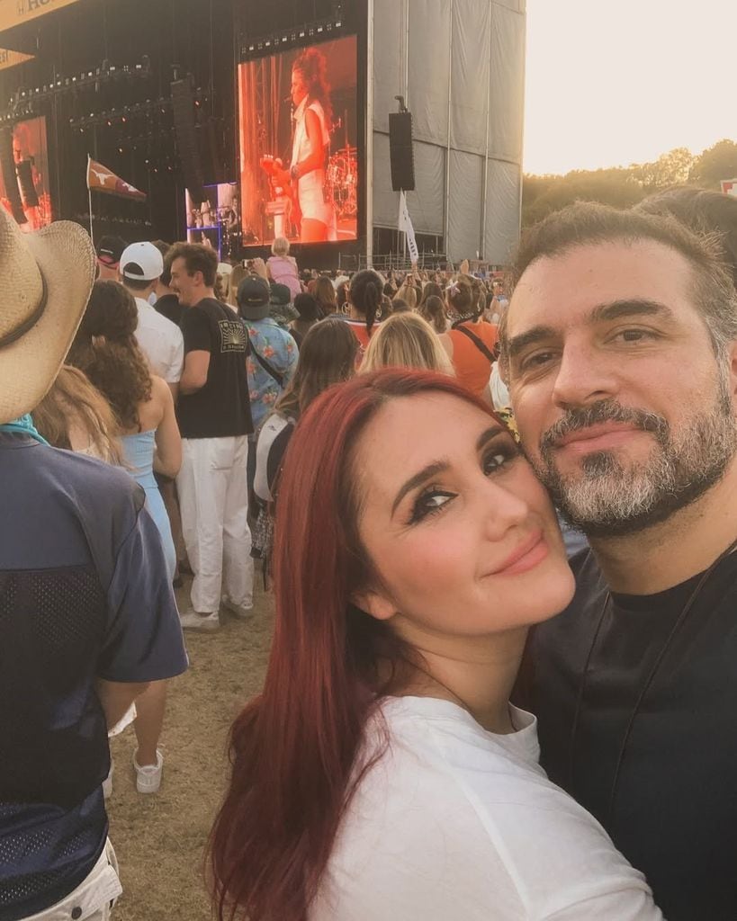 Dulce María compartió varias fotos inéditas junto al cumpleañero.