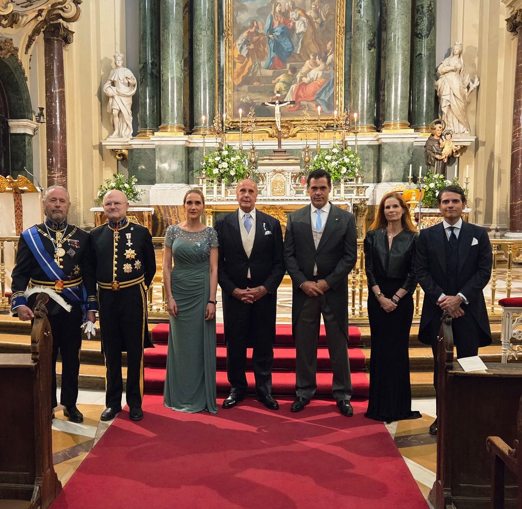 Luis Alfonso de Borbón, Olivia de Borbón y Julián Porras-Figueroa en al misa en recuerdo del duque de Sevilla