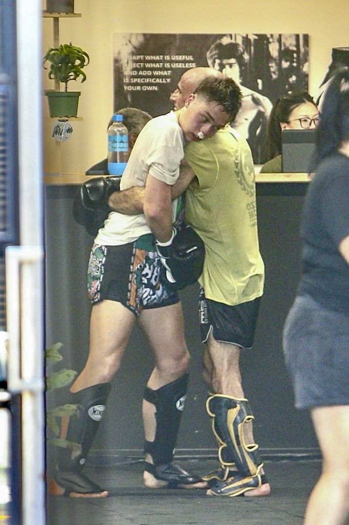 Knox Jolie-Pitt resultó con una herida leve en el rostro mientras hacía sparring.