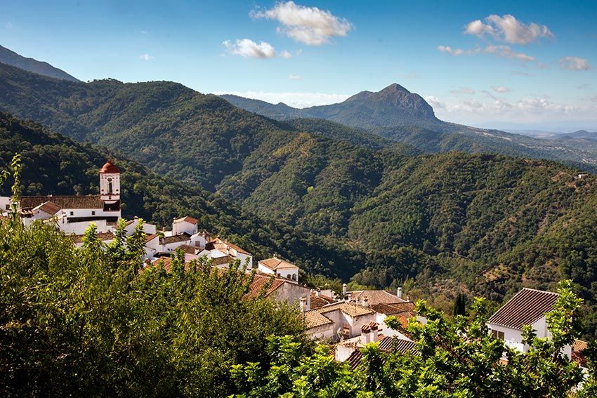 Montañas que rodean a Genalguacil, Málaga