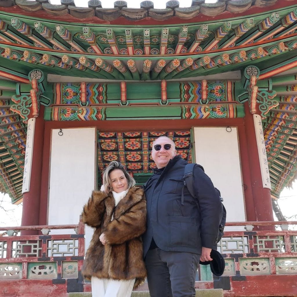 La pareja ha visitado varios países del continente asiático.