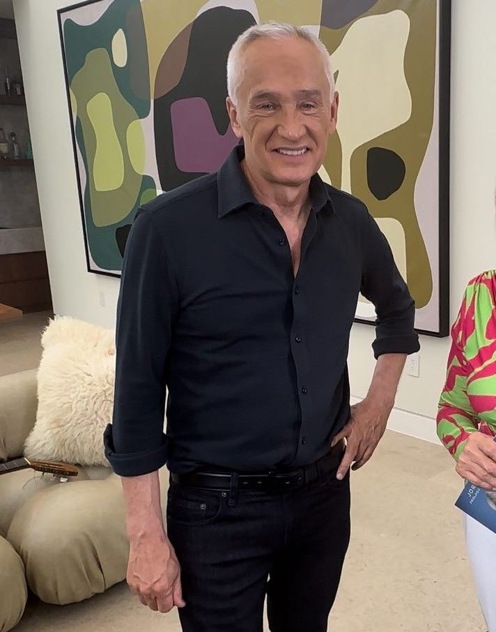 Jorge Ramos se mostró aliviado no haber sido invitado a 'La Casita' de Bad Bunny.