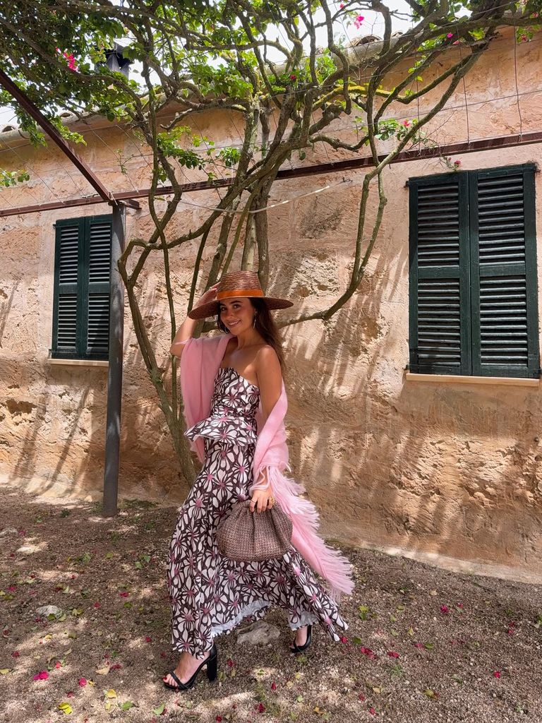 El conjunto floral de Bícolo que demuestra por qué los accesorios pueden cambiarlo todo