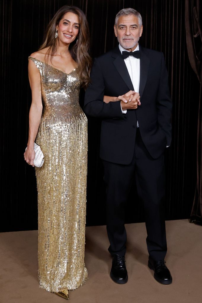 Amal Clooney y George Clooney asistieron a un evento de su fundación, The Clooney Foundation, The Albies 2026, en el Natural History Museum en Londres. 