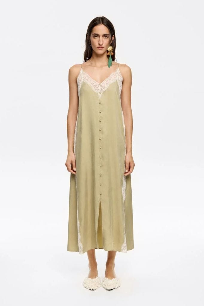 vestido lencero beige con encaje