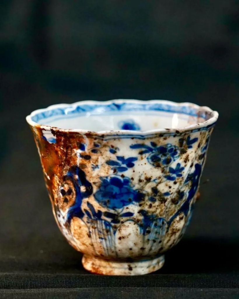 Porcelana china intacta tras tres siglos bajo el mar: una de las pruebas del enorme valor del galeón San José.