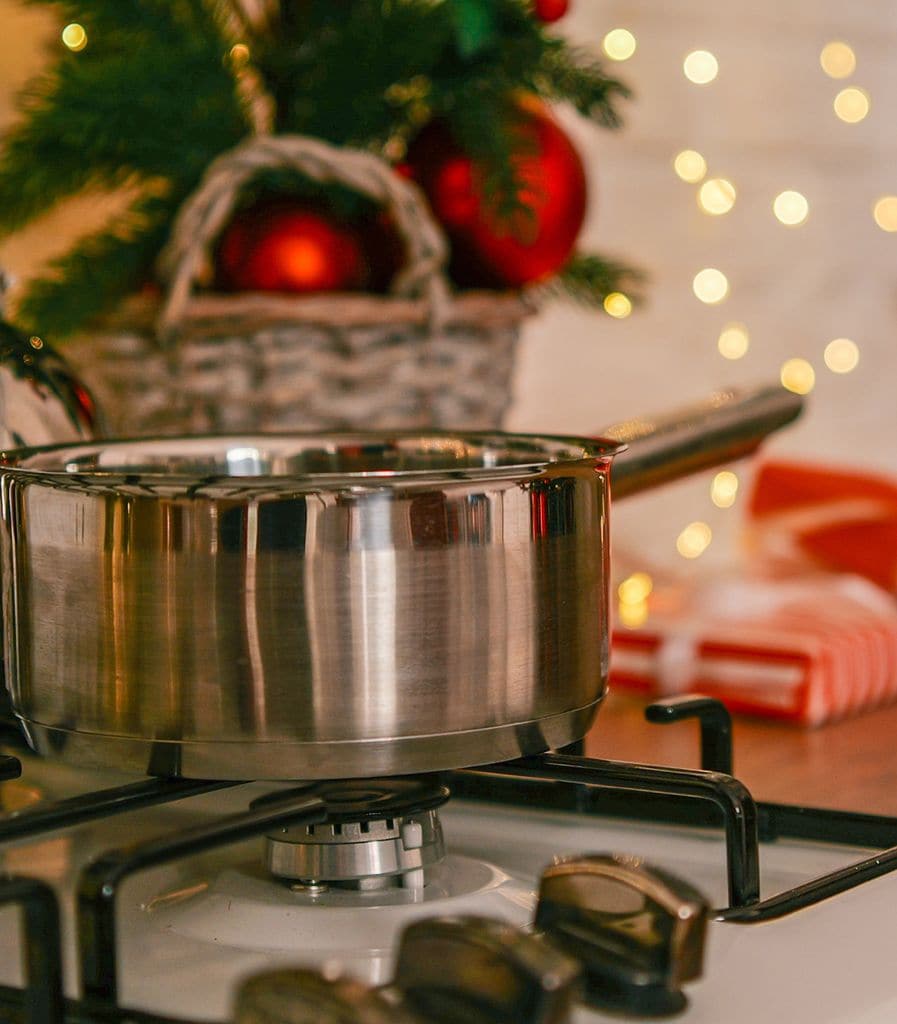 Si te toca cocinar en Navidad a actúas con cierta previsión podrás disfrutar más junto a los tuyos los días señalados en lugar de pasar horas y horas frente al fogón. 