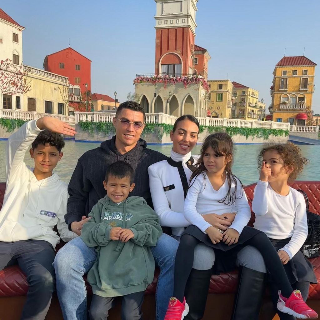 georgina rodr guez cristiano ronaldo y sus hijos