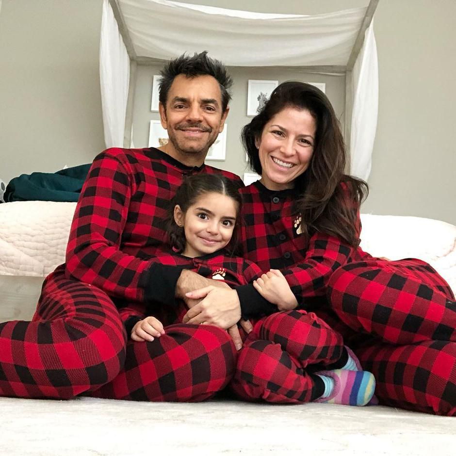 Eugenio Derbez and family celebrate Christmas