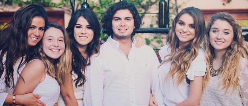 Nicole Peña, Regina Castro, Paulina Peña, Alejandro Peña, Sofía Castro y Regina Castro durante su época como parte de la familia presidencial.