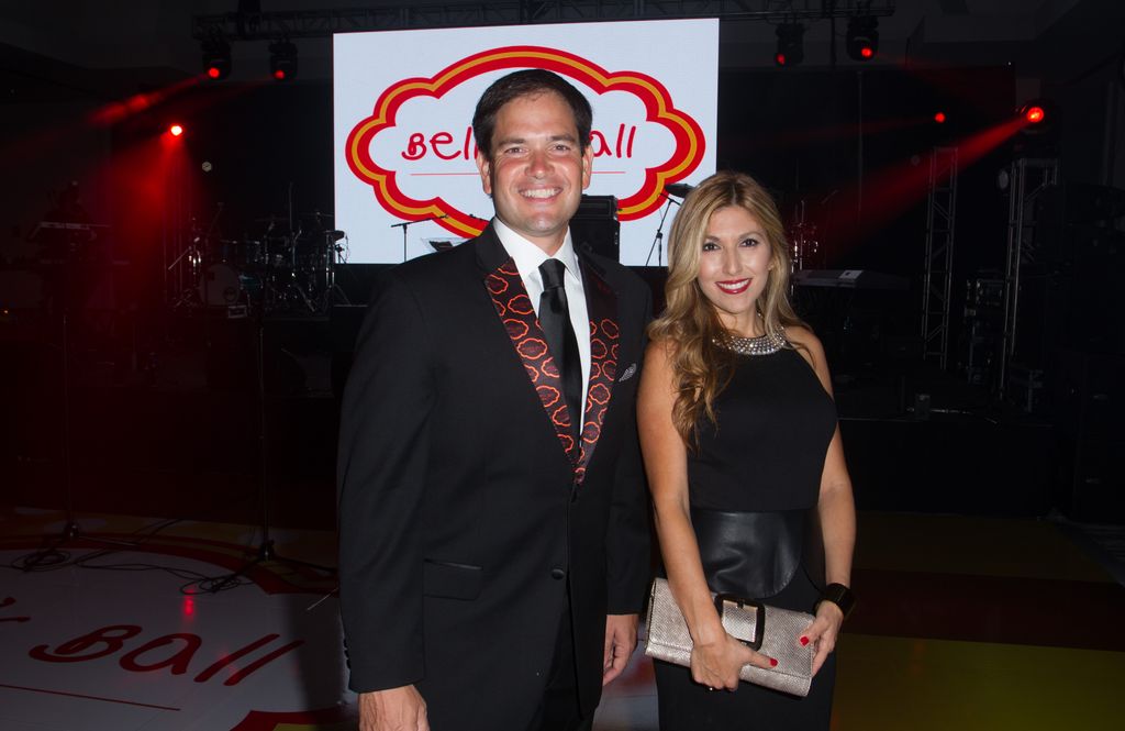 Marco Rubio  Jeanette Dousdebes se concocieron cuando eran muy jóvenes.