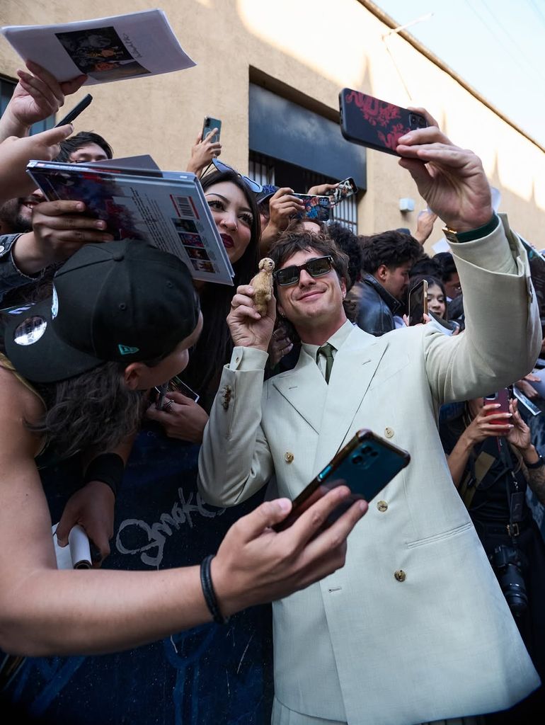 Jacob Elordi se mostró sumamente cercano a sus fans durante su visita a México