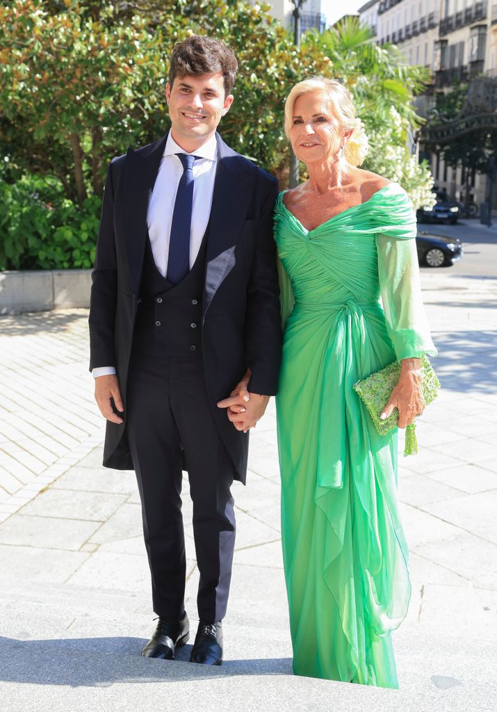 Emelina Santana y Álvaro González en la boda de Carla Vico