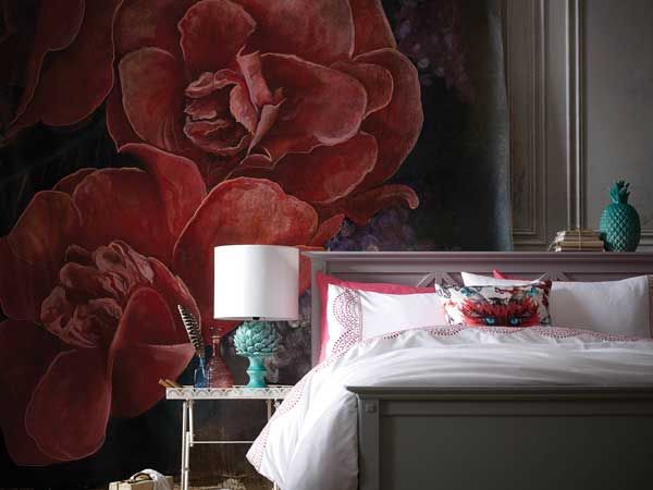 Este ambiente de Very (very.co.uk) nos muestra el lado más elegante y sofisticado de los estampados florales.
