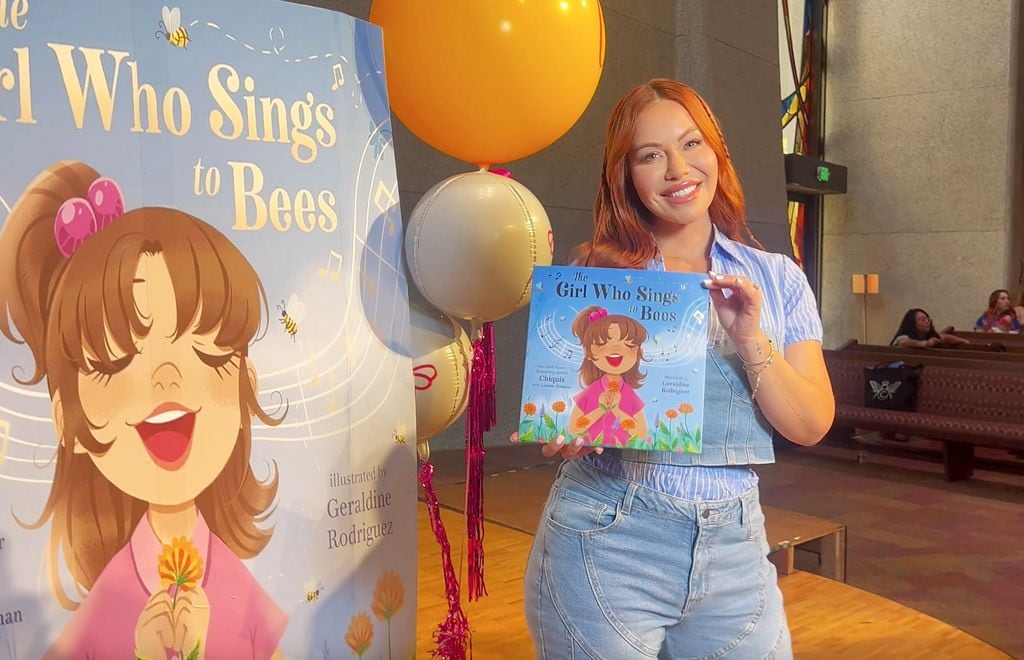 La hija de Jenni Rivera se dio cita en una iglesia de Pasadena, California, el pasado 21 de julio para convivir con un grupo selecto de fans, a propósito del lanzamiento de su libro. 
