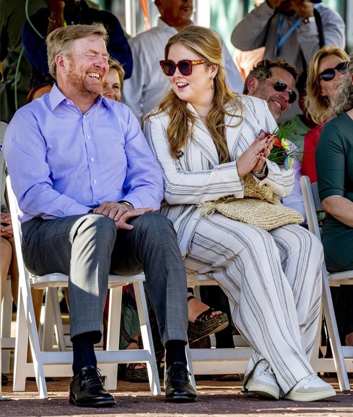 La princesa Amalia y su padre, el rey Guillermo