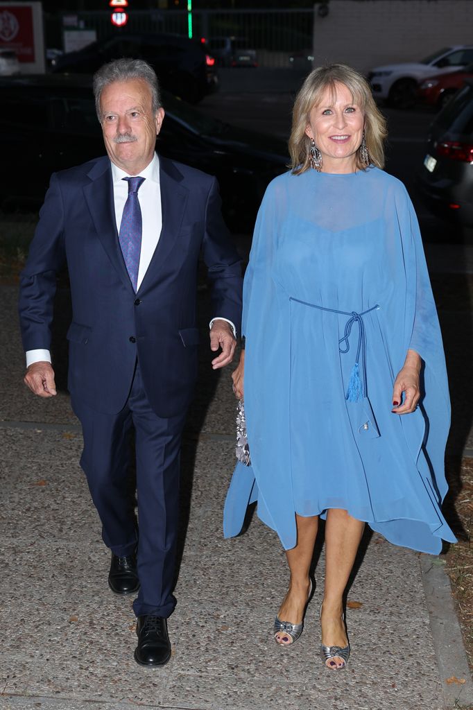 Los periodistas Manuel Campo Vidal y María Rey en la boda de Euprepio Padula el 24 de septiembre de 2022 en Madrid