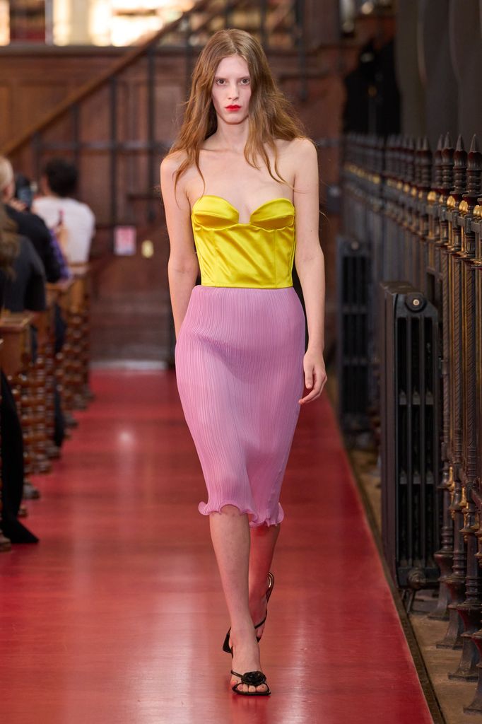 Paris Fashion Week: desfile de Valentino Primavera Verano 2027