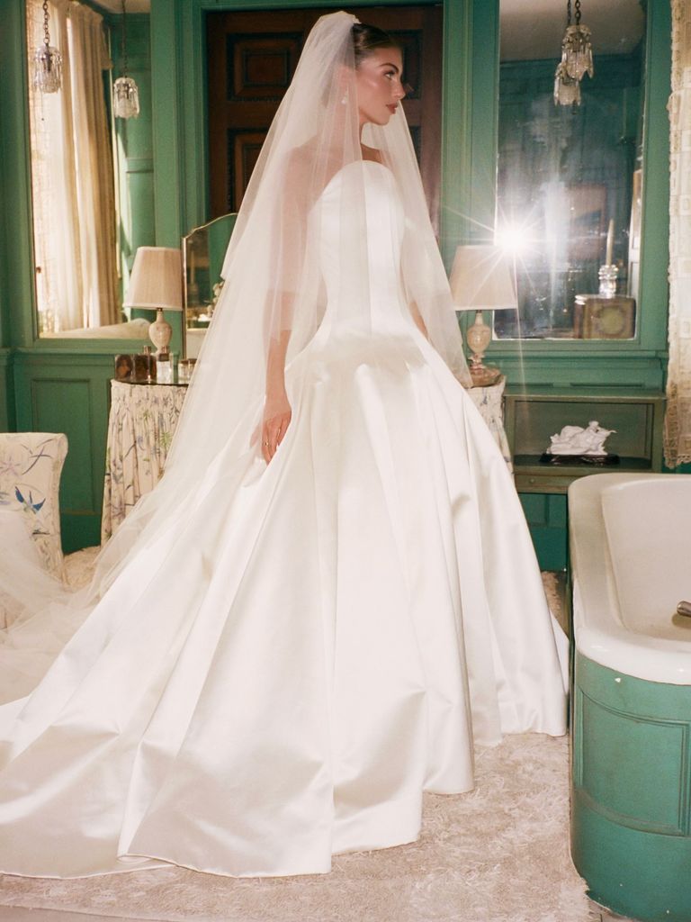 Paige llevó un vestido Carolina Herrera hecho a la medida.