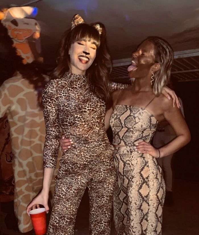 Aitana y Miguel Bernardeau se disfrazan en una fiesta con amigos muy 'salvaje'