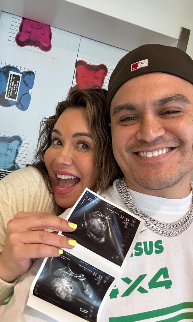 Chiquis Rivera y su prometido Emilio Sánchez