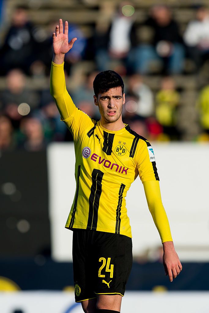 Mikel Merino tenía 20 años cuando jugó en el Borussia Dortmund