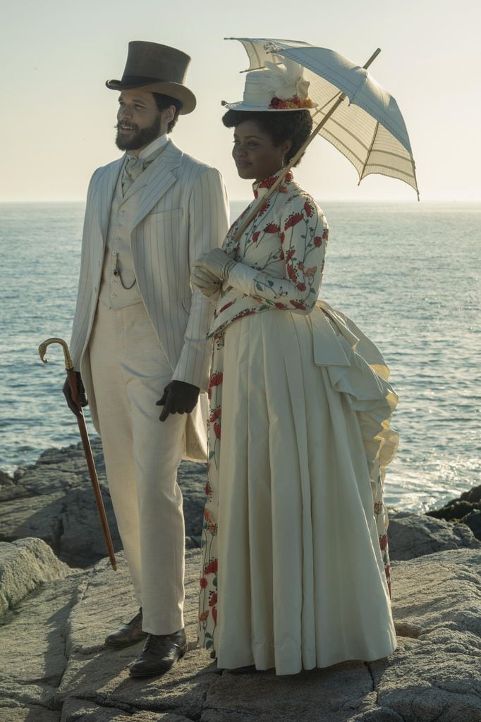 Peggy Scott inicia un nuevo romance con un médico de Newport