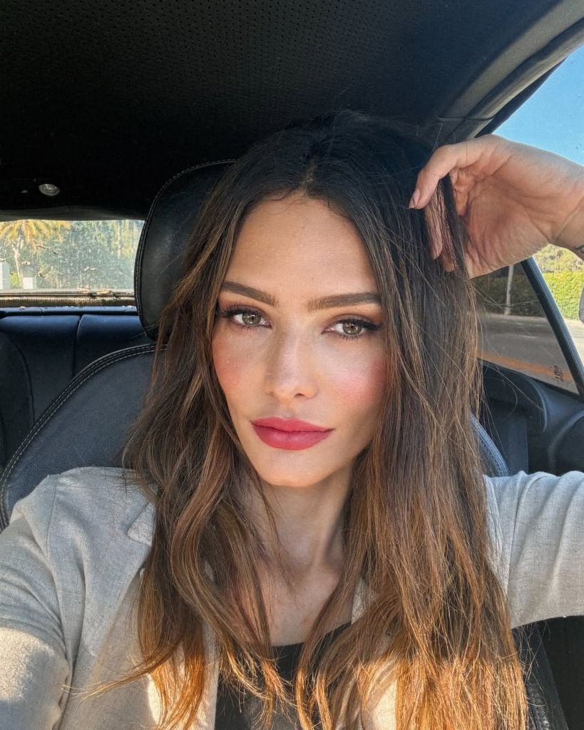 Sandra comparte belleza y talento con su hermana Sofía